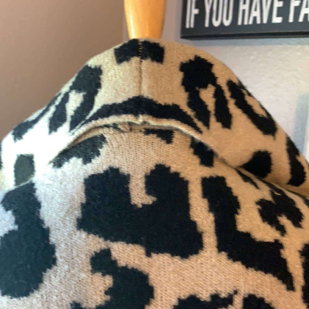 Wrap this Sweater around you for those Cold Winter Days. - Picture 9 of 15